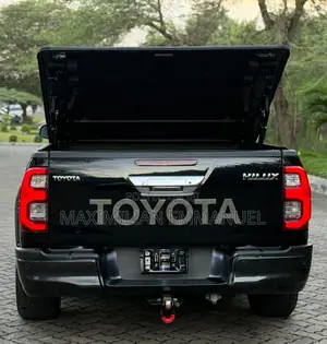 Toyota Hilux 2020 Black