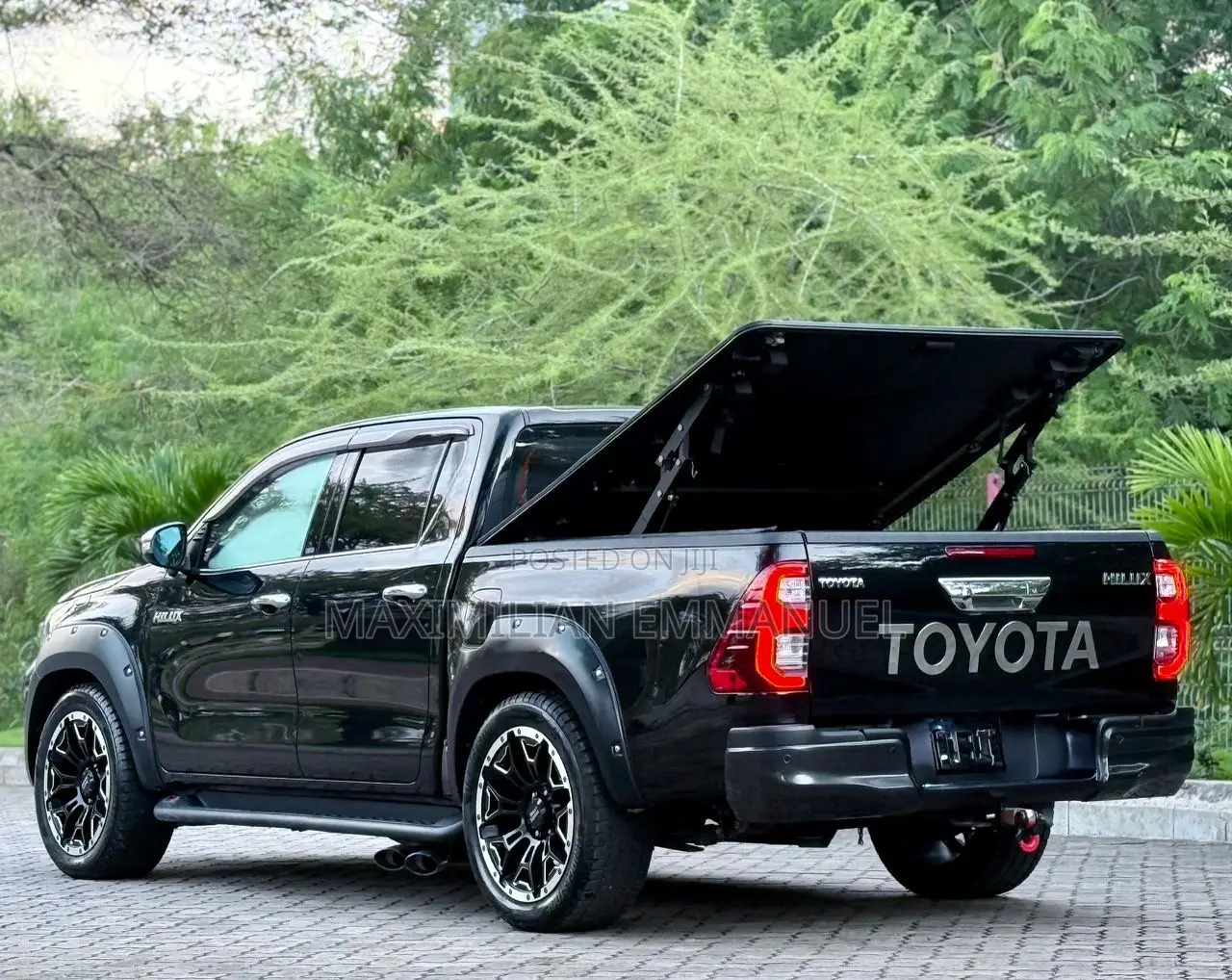 Toyota Hilux 2020 Black