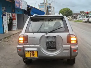 Toyota RAV4 1997 Silver