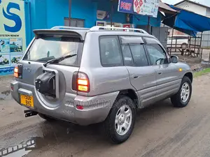 Toyota RAV4 1997 Silver
