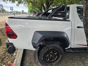 New Toyota Hilux 2025 White