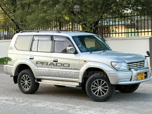 Toyota Land Cruiser 2000 White