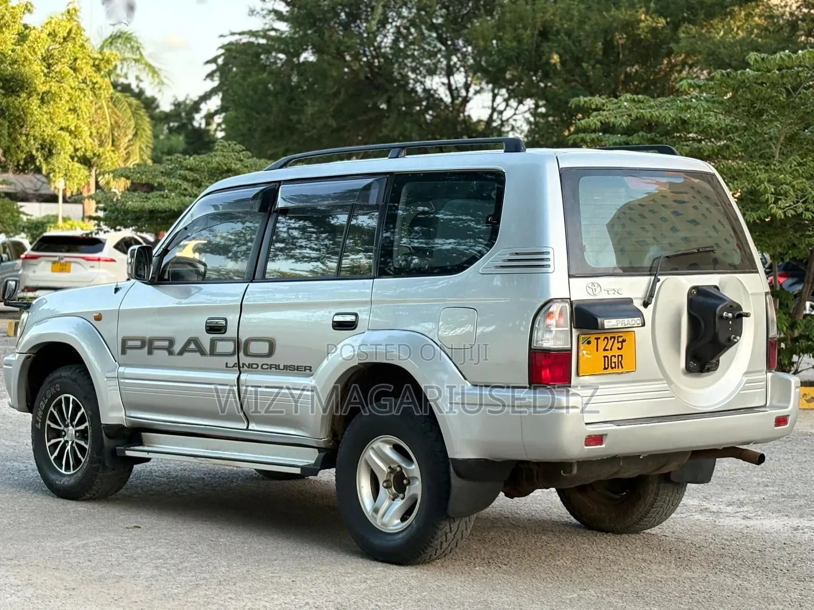Toyota Land Cruiser 2000 White