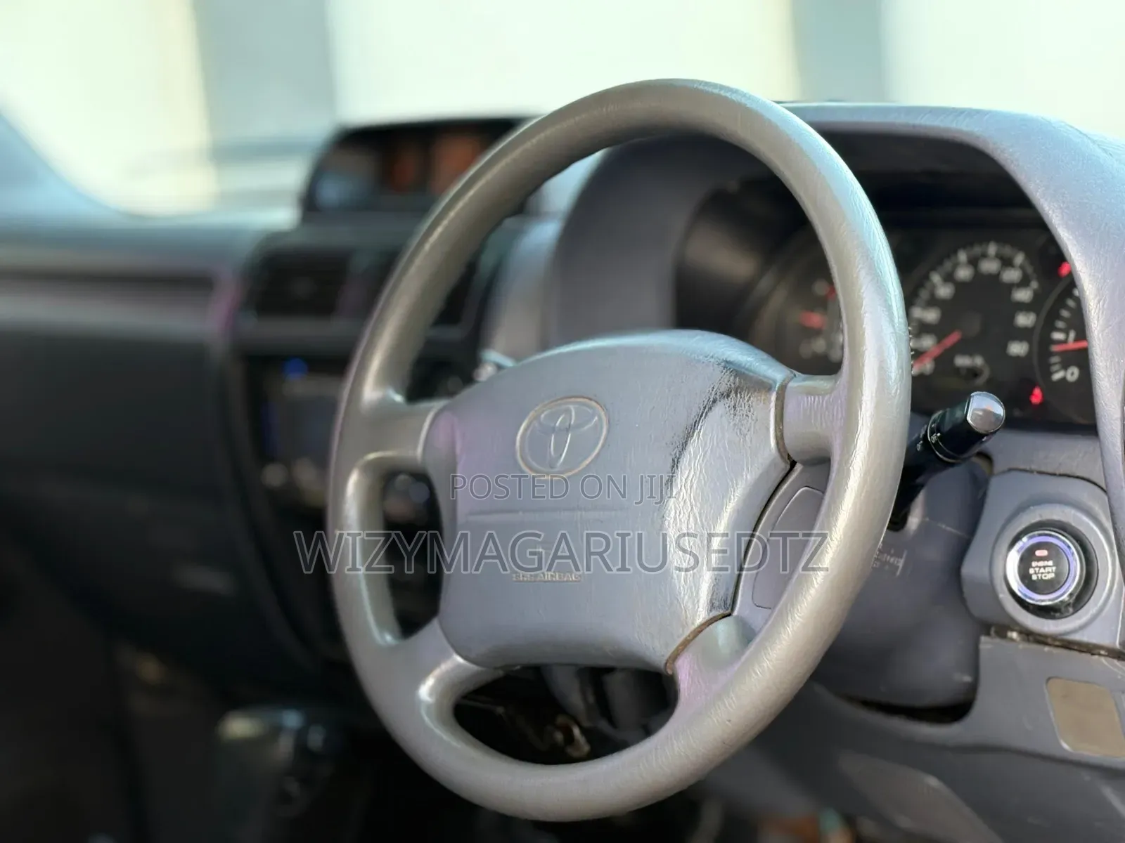 Toyota Land Cruiser 2000 White