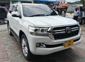 Toyota Land Cruiser 2020 White