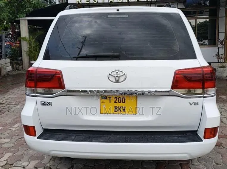 Toyota Land Cruiser 2020 White