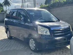Toyota Noah 2008 Blue
