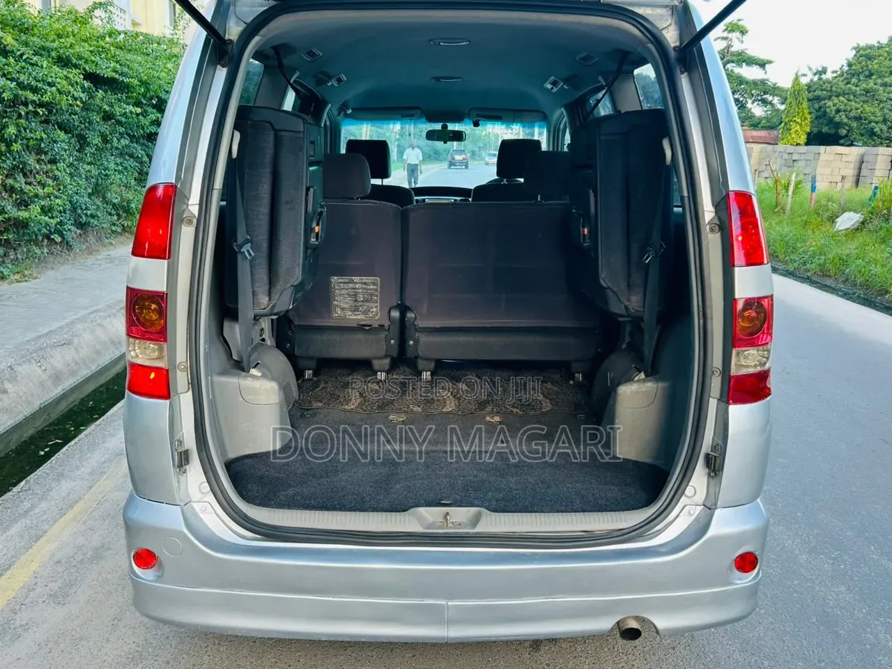 Toyota Noah 2005 Silver