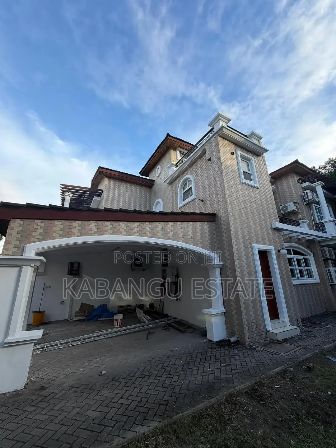 Furnished 4bdrm Villa in Mikocheni for rent