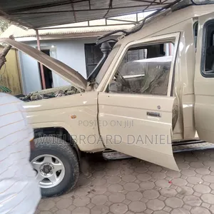 Toyota Land Cruiser 1999 Beige