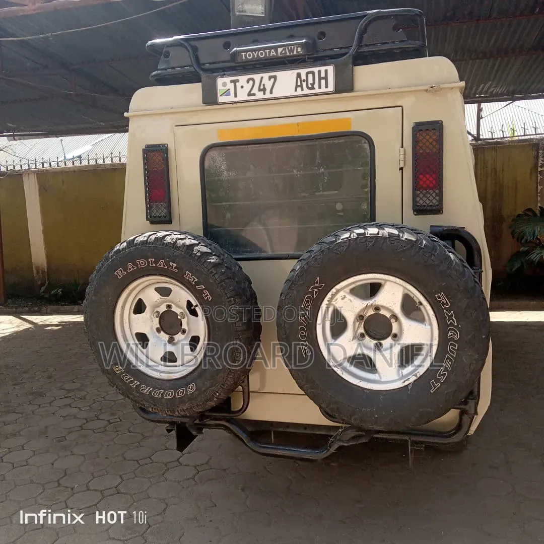 Toyota Land Cruiser 1999 Beige