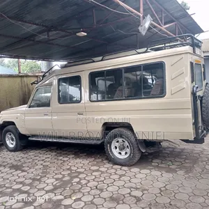 Toyota Land Cruiser 1999 Beige