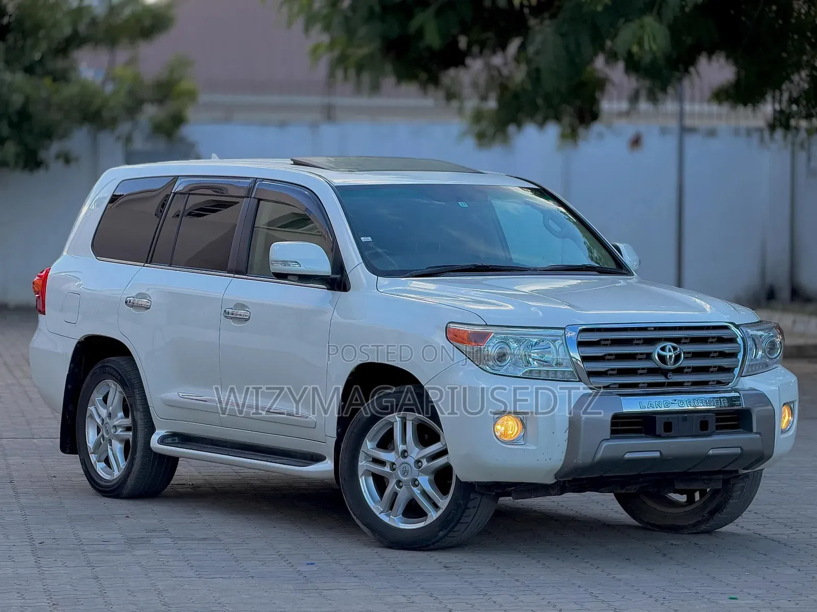Toyota Land Cruiser 4.6 V8 ZX 2014 Off white