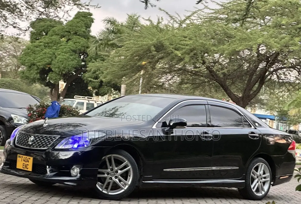 Toyota Crown 2009 Black