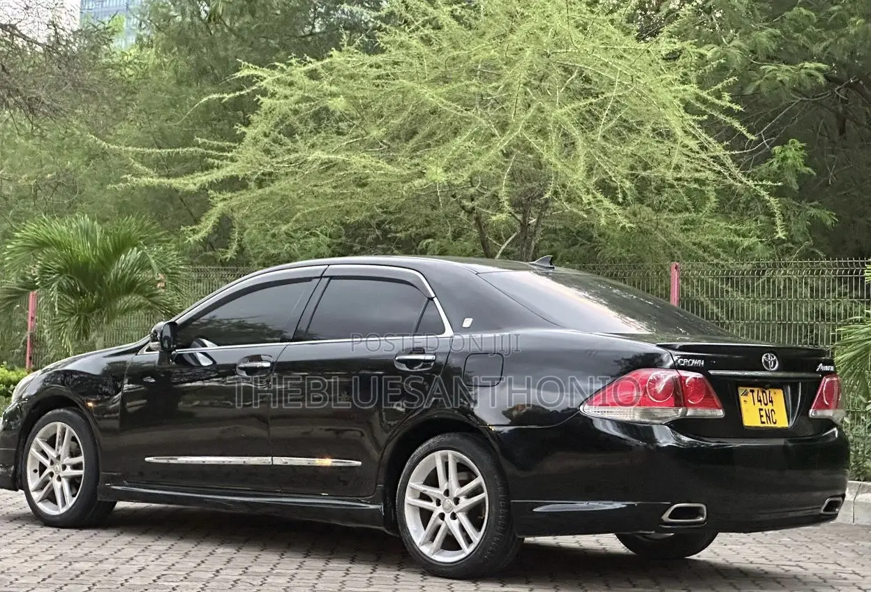 Toyota Crown 2009 Black