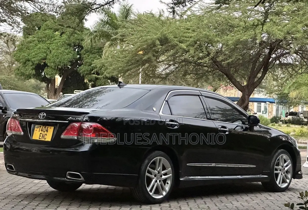 Toyota Crown 2009 Black