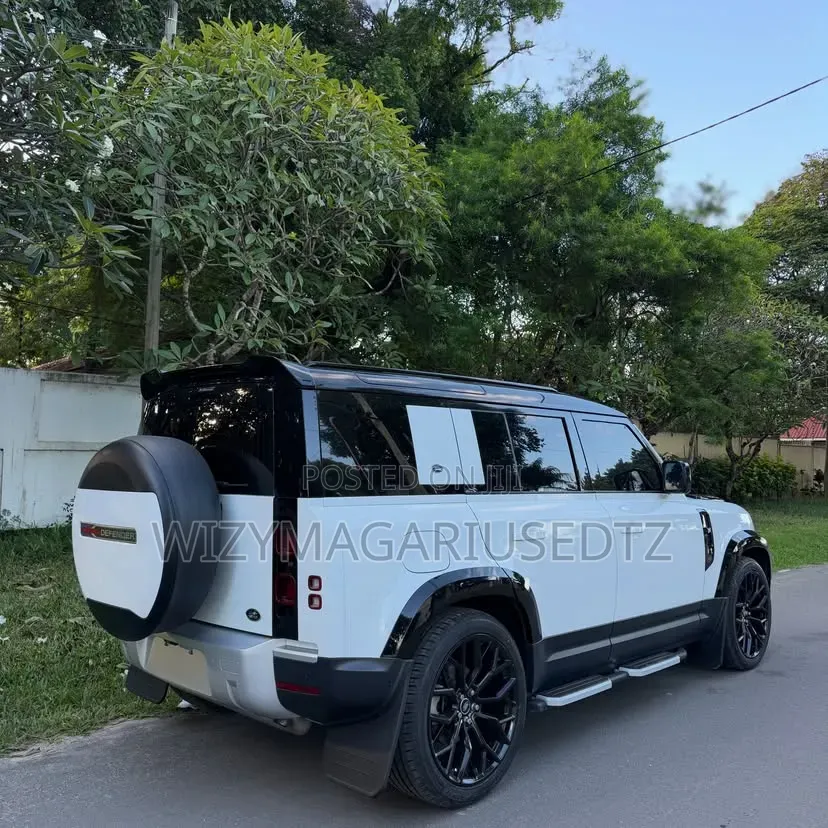 Land Rover Defender 2022 Off white