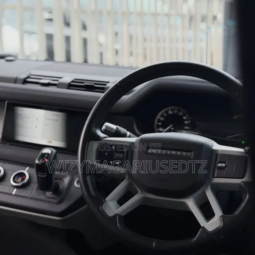 Land Rover Defender 2022 Off white