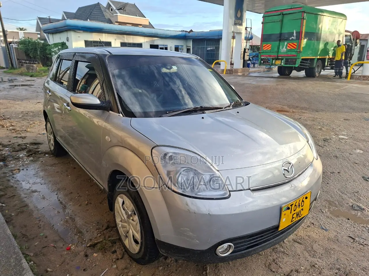 Mazda Verisa 2011 Silver