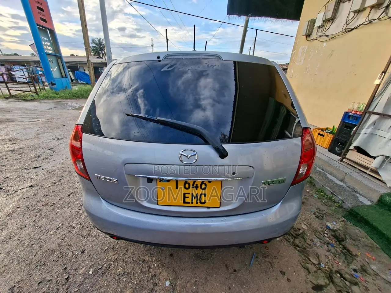 Mazda Verisa 2011 Silver
