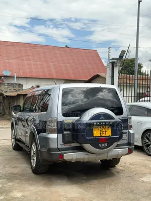Mitsubishi Pajero 2006 Blue