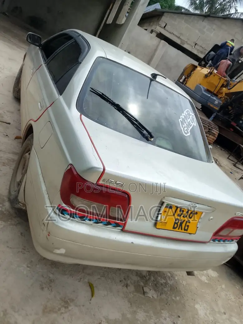 Toyota Carina 1998 Silver