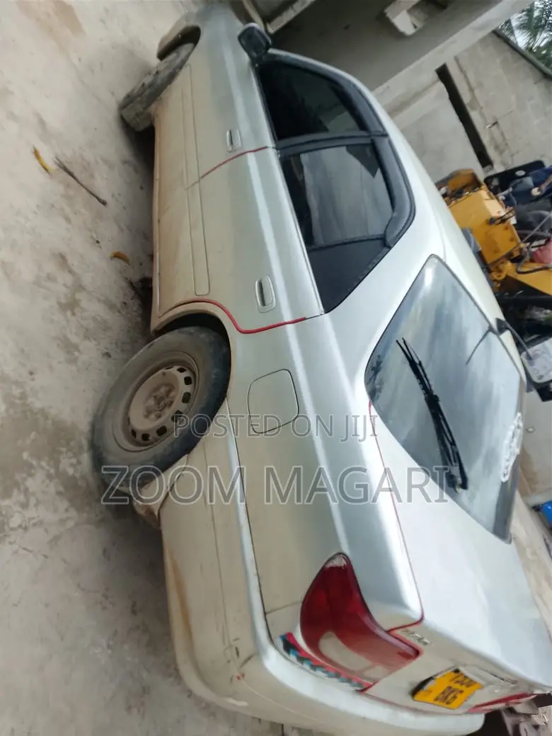 Toyota Carina 1998 Silver