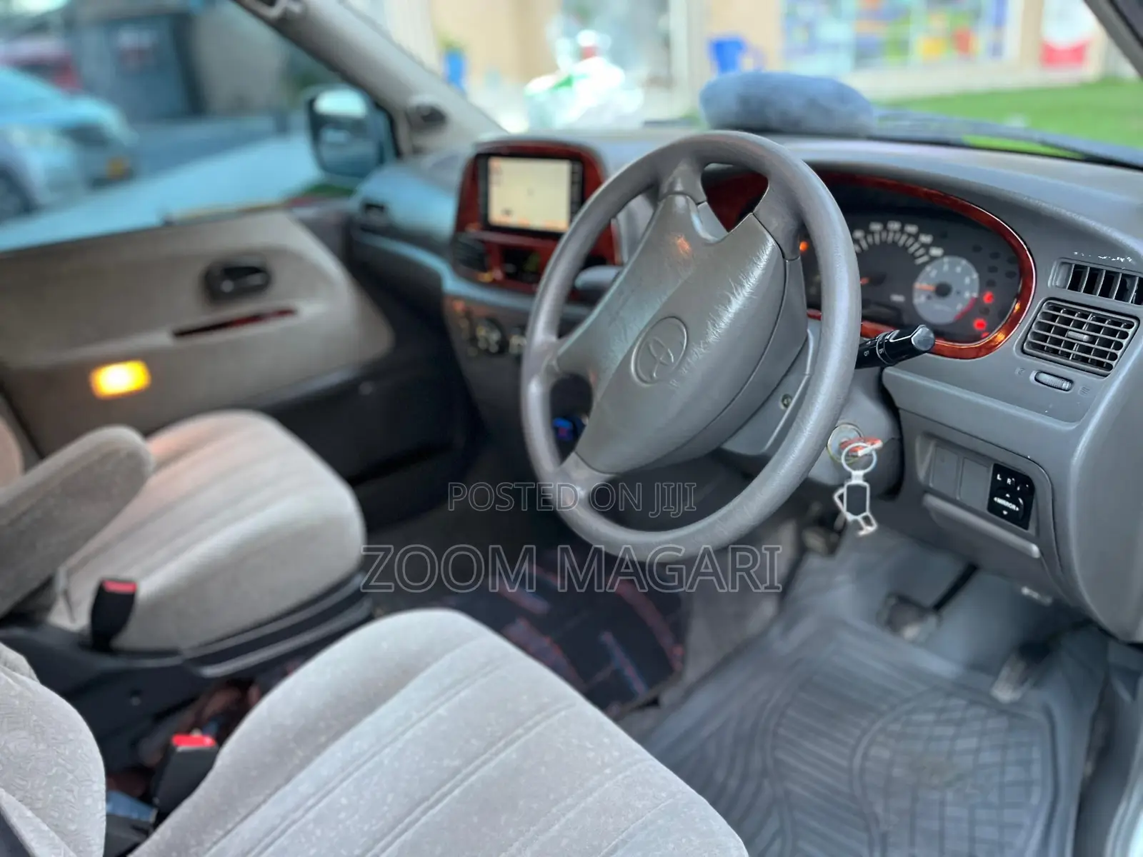 Toyota Noah 2001 Silver