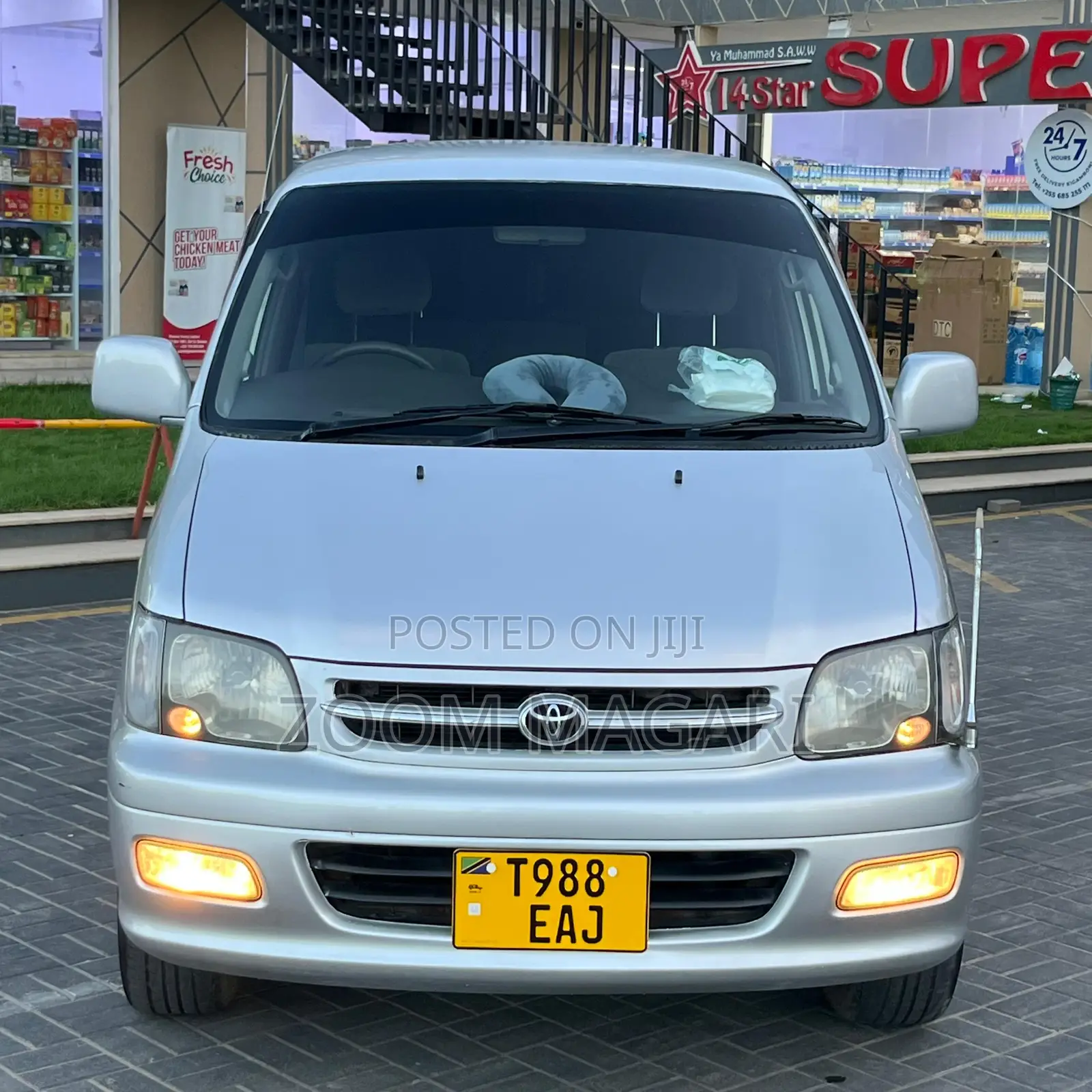 Toyota Noah 2001 Silver