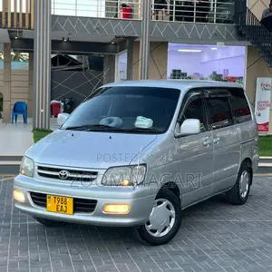 Toyota Noah 2001 Silver