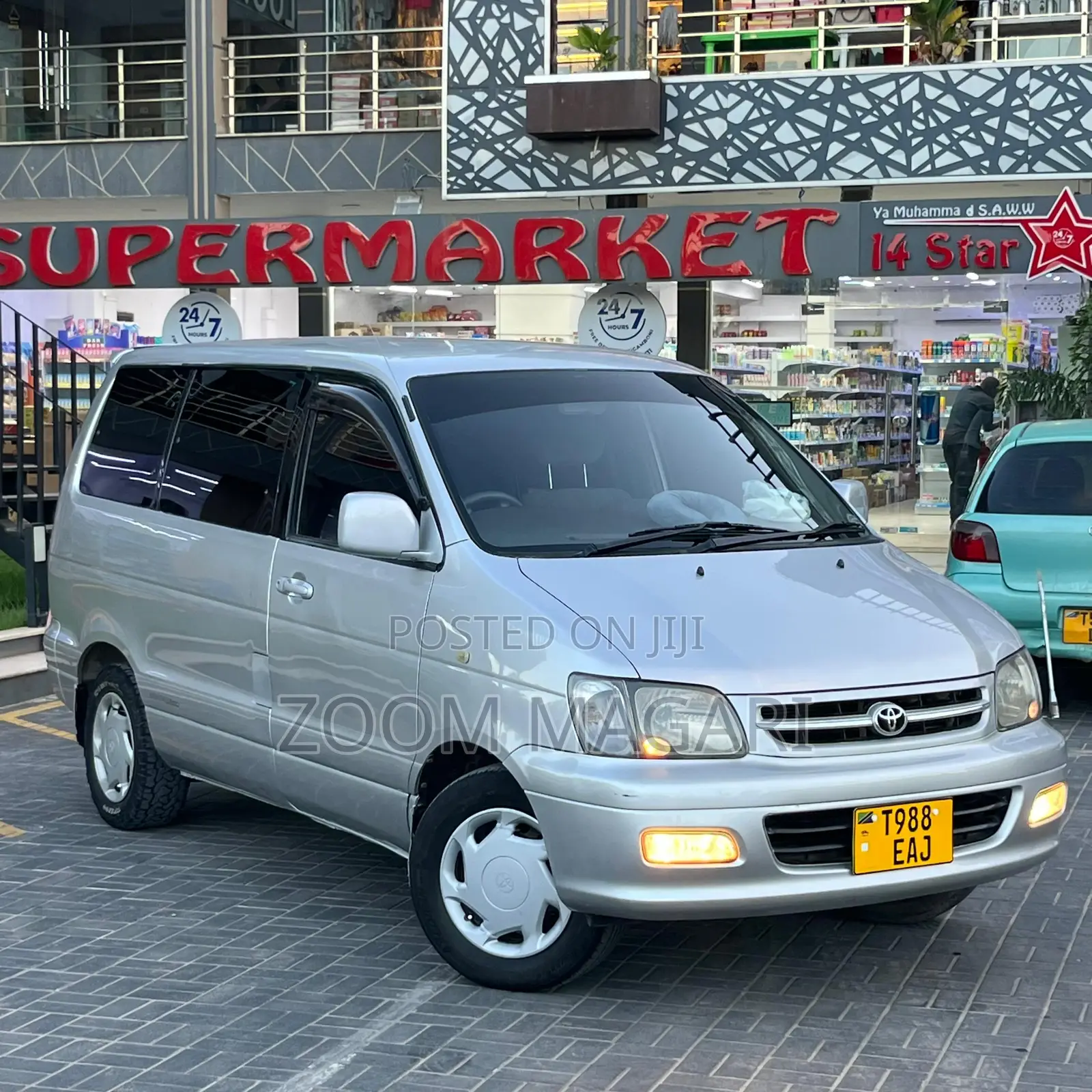 Toyota Noah 2001 Silver