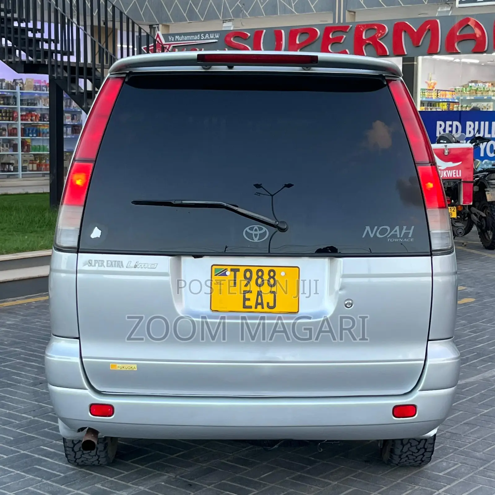 Toyota Noah 2001 Silver
