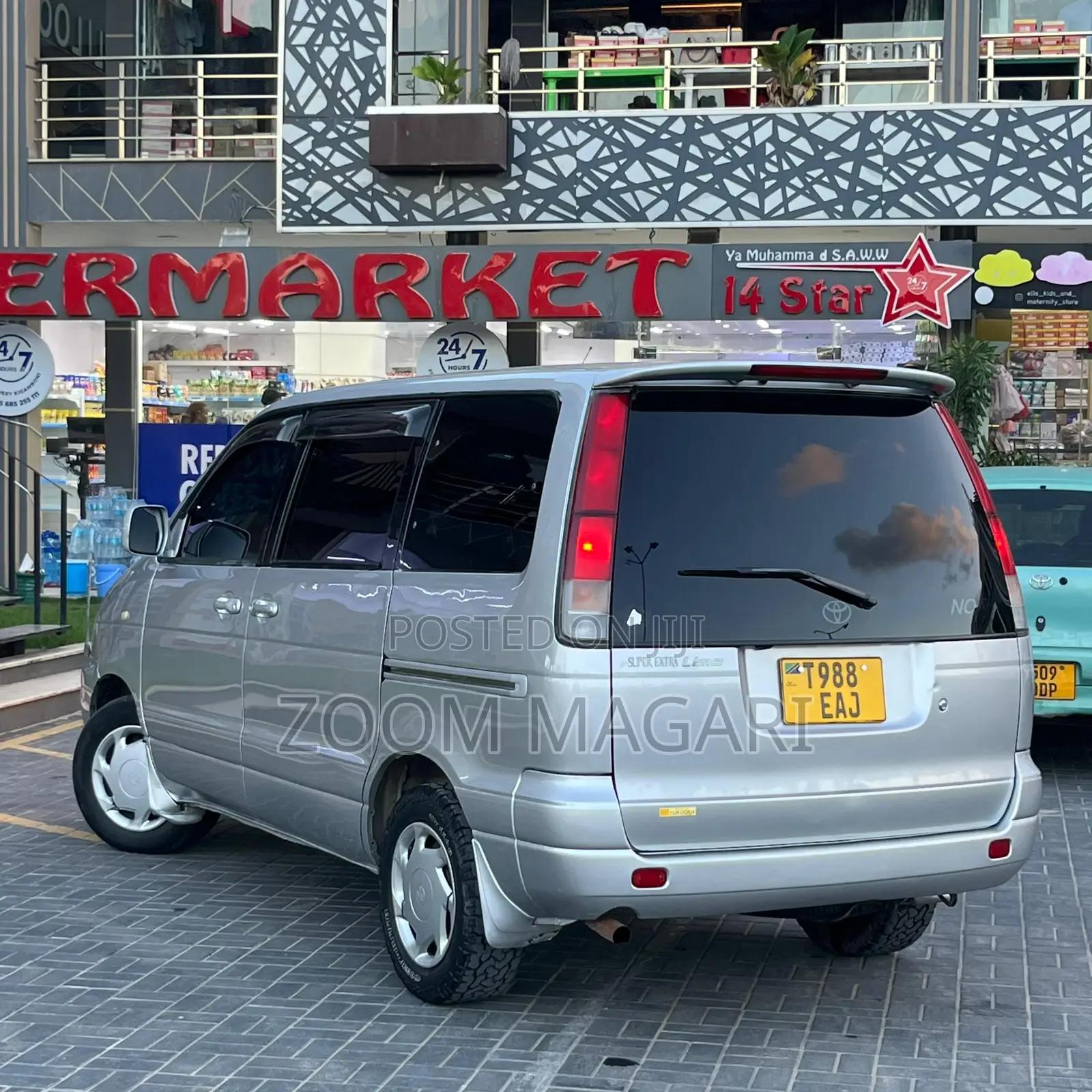 Toyota Noah 2001 Silver