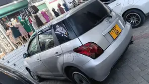 Toyota IST 2002 Silver