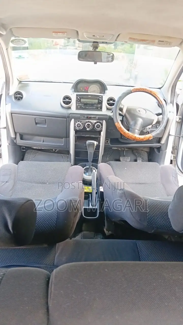 Toyota IST 2002 Silver