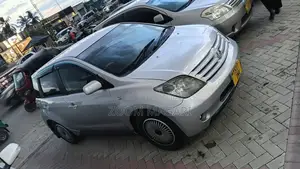 Toyota IST 2002 Silver