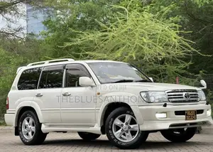 Toyota Land Cruiser 1999 White
