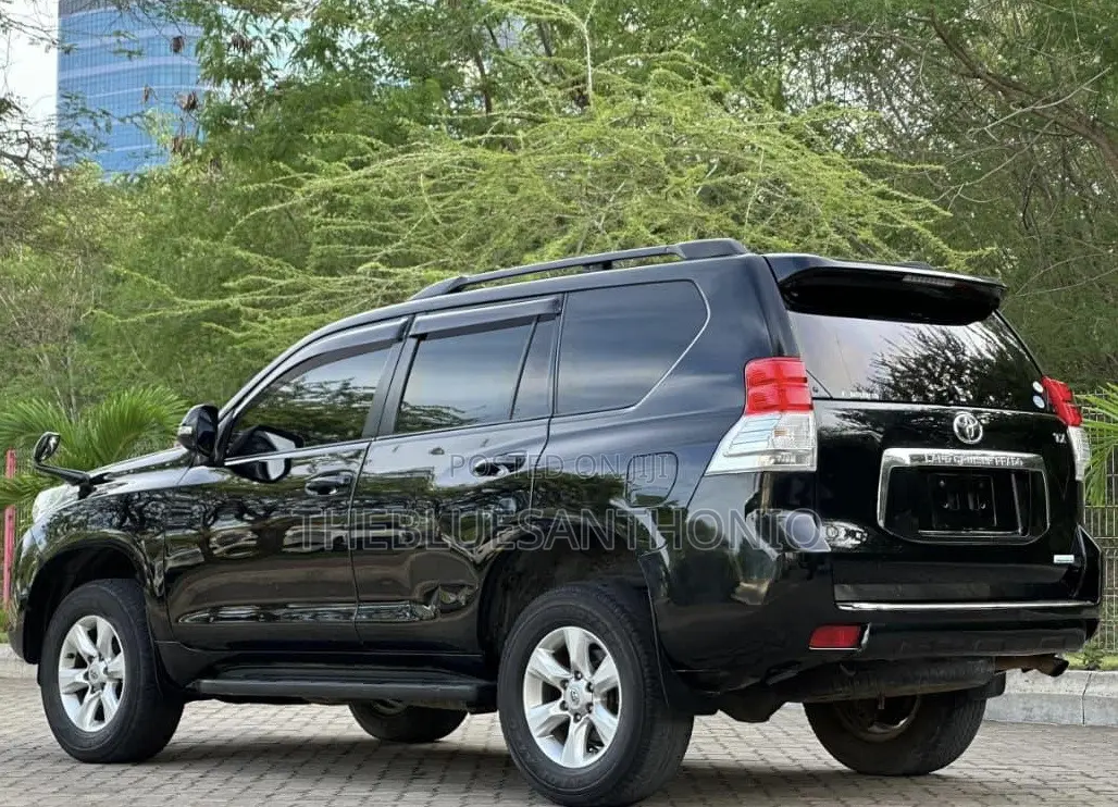 Toyota Land Cruiser Prado 2009 Black