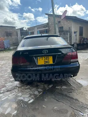 Toyota Crown 2004 Black