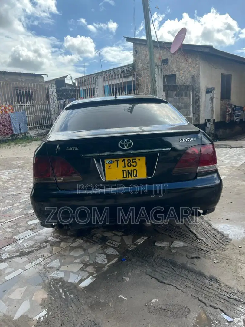 Toyota Crown 2004 Black