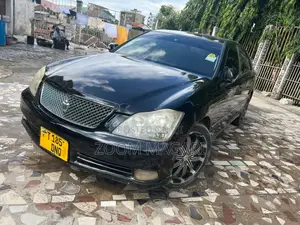 Toyota Crown 2004 Black