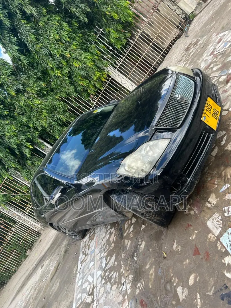 Toyota Crown 2004 Black