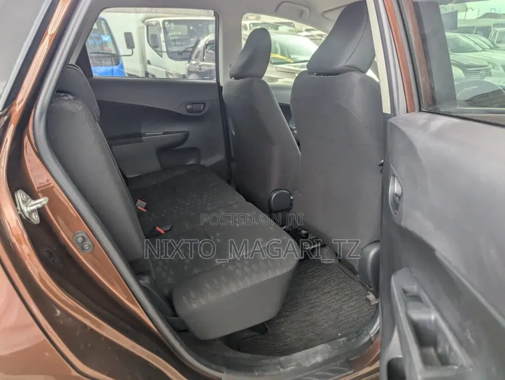 Toyota Ractis 2012 Brown
