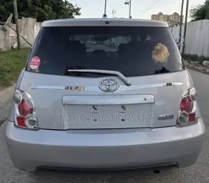Toyota IST 2005 Silver