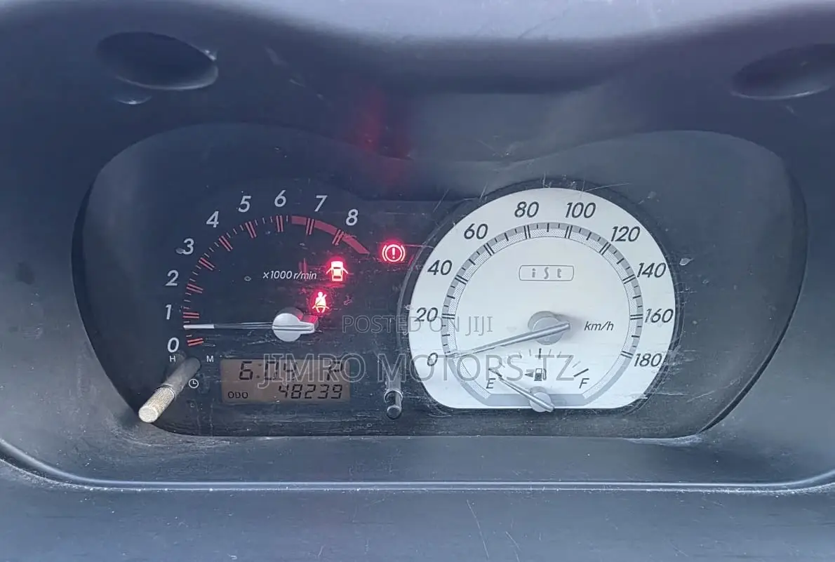 Toyota IST 2005 Silver