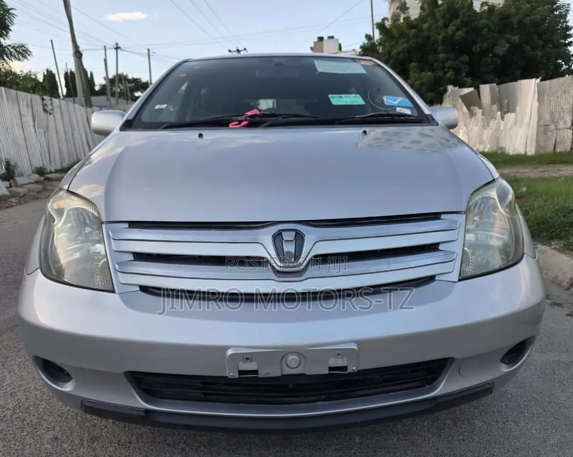 Toyota IST 2005 Silver