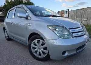 Toyota IST 2005 Silver