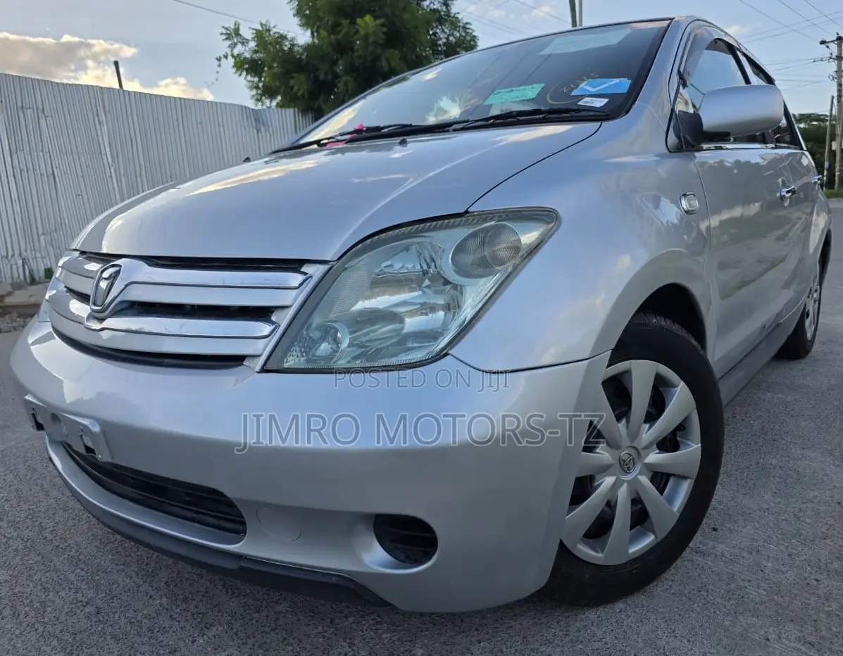 Toyota IST 2005 Silver