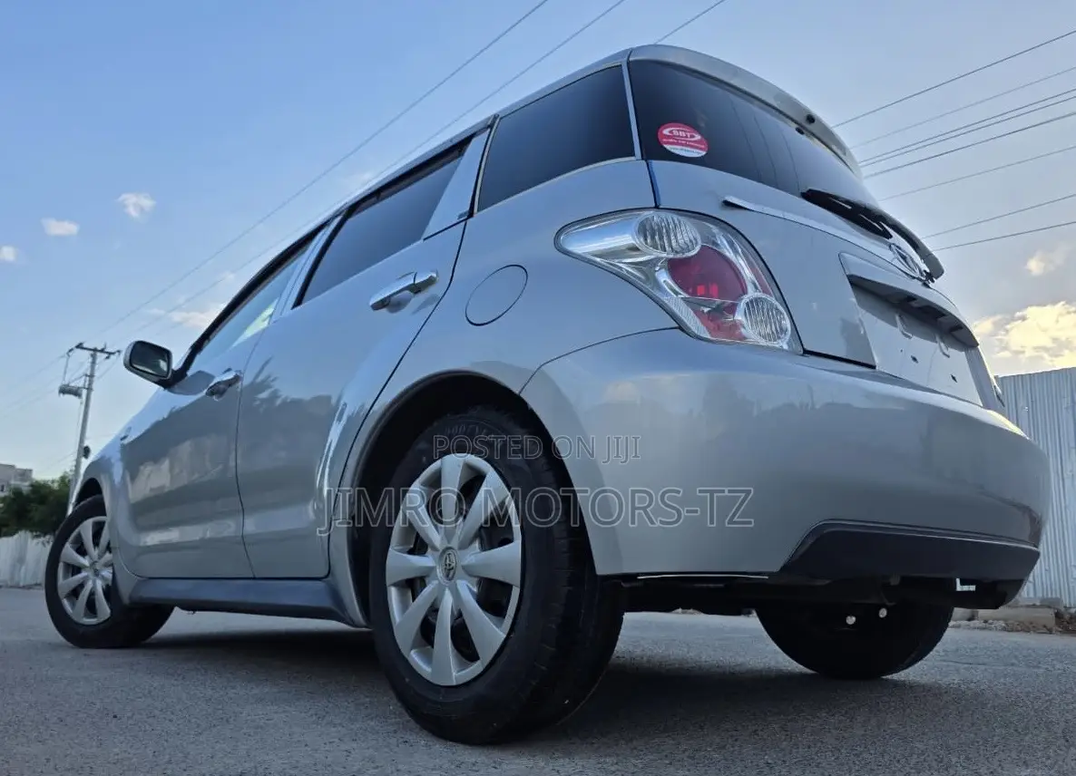 Toyota IST 2005 Silver