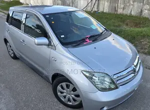 Toyota IST 2005 Silver